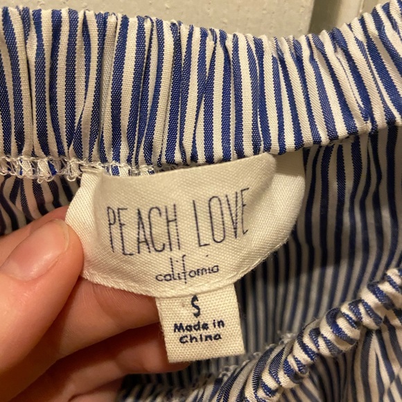 Cute off the shoulder top - Picture 3 of 3